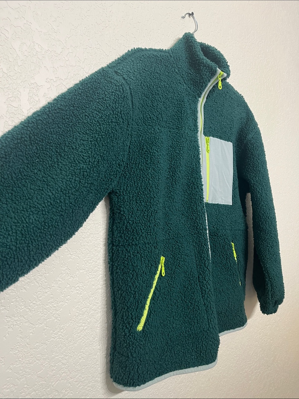 Universal Thread Women’s XS Dark Green Teddy Jacket with Neon Yellow Accents - Picture 8 of 11